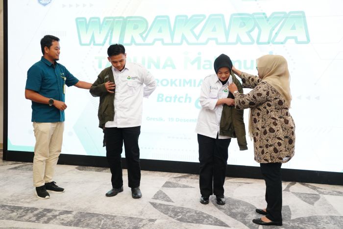 Petrokimia Gresik Tugaskan 54 Taruna Makmur ke Berbagai Daerah Indonesia Petrokimia Gresik Tugaskan 54 Taruna Makmur ke Berbagai Daerah Indonesia