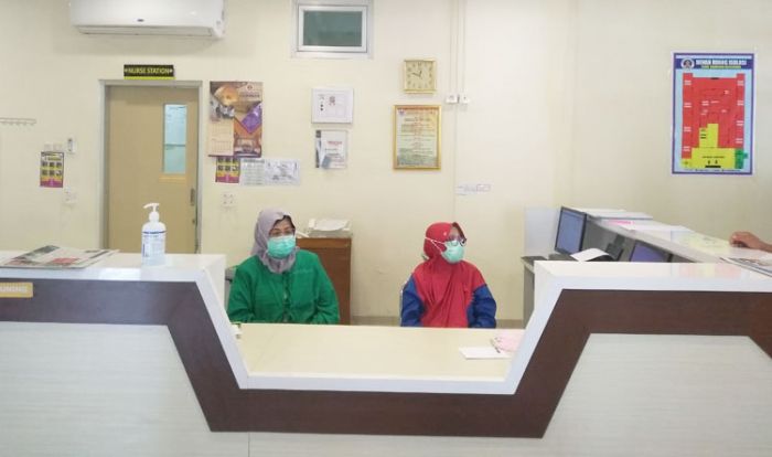Risiko Mereka yang Bekerja di Garda Depan Penanggulangan Covid-19, Rela Dikucilkan Tetangga Risiko Mereka yang Bekerja di Garda Depan Penanggulangan Covid-19, Rela Dikucilkan Tetangga
