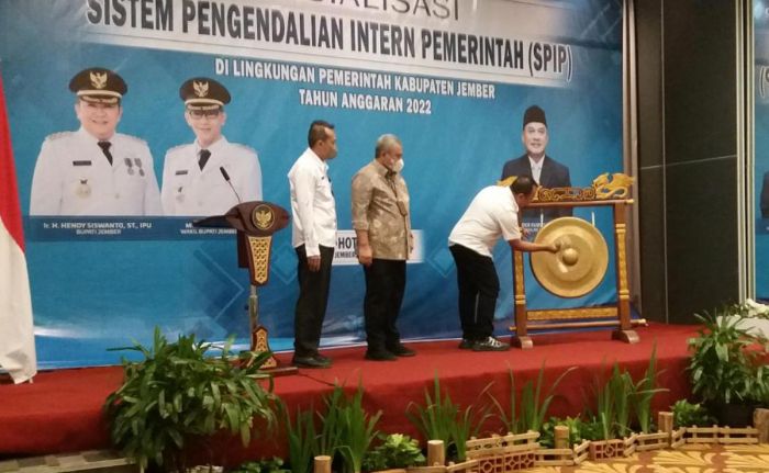 Ingin Naik Level, Pemkab Jember Gelar Sosialisasi SPIP Undang Kepala BPKP Perwakilan Jawa Timur Ingin Naik Level, Pemkab Jember Gelar Sosialisasi SPIP Undang Kepala BPKP Perwakilan Jawa Timur