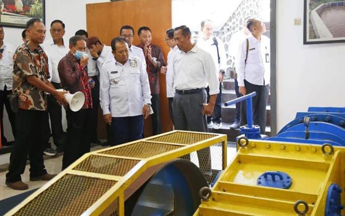Bupati Hendy akan Bawa Inovasi Teknologi PLTMH dan PLTS dari UMM ke Kabupaten Jember Bupati Hendy akan Bawa Inovasi Teknologi PLTMH dan PLTS dari UMM ke Kabupaten Jember