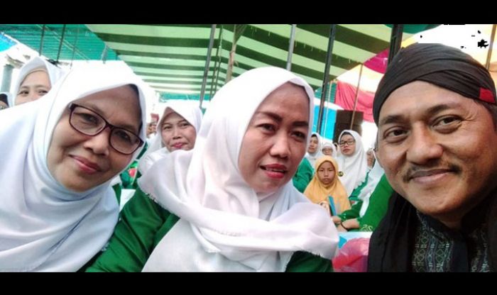 Minta Doa Restu, Sukoiri Hadiri Kegiatan Fatayat dan Muslimat di Balongpanggang Gresik Minta Doa Restu, Sukoiri Hadiri Kegiatan Fatayat dan Muslimat di Balongpanggang Gresik