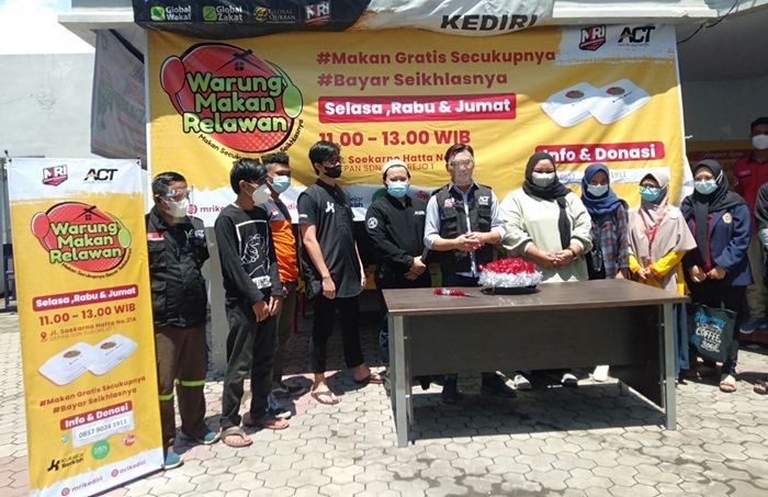 Bantu Masyarakat Terdampak Pandemi, ACT dan MRI Kediri Resmikan Warung Makan Gratis WMR