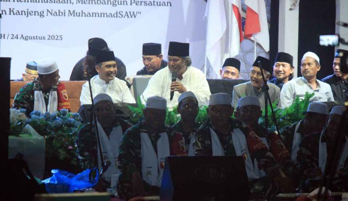 Wujud Syukur Peringati HUT ke-80 RI, Wali Kota Pasuruan Hadiri Bugul Kidul Bersholawat Wujud Syukur Peringati HUT ke-80 RI, Wali Kota Pasuruan Hadiri Bugul Kidul Bersholawat