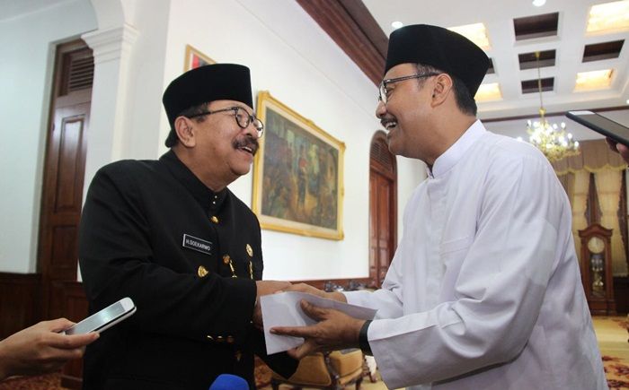 GI Berpamitan, Pakde Karwo: Saya Bangga Gus Ipul, Semoga Kabul Kajate Gus GI Berpamitan, Pakde Karwo: Saya Bangga Gus Ipul, Semoga Kabul Kajate Gus