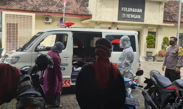 Dijemput di BPBD Surabaya, Tiga Pekerja Migran Positif Covid-19 Saat Isolasi di Kelurahan Kediri