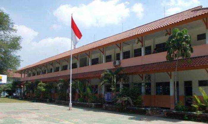Anggap Masih Mampu, Wali Kota Kediri dan Blitar Kompak Tolak SMA Dikelola Provinsi Anggap Masih Mampu, Wali Kota Kediri dan Blitar Kompak Tolak SMA Dikelola Provinsi