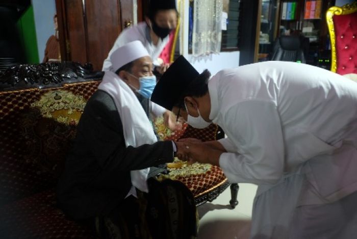 Gus Ipul Tandatangani Pakta Khidmah, Ulama-Habaib Kota Pasuruan Siap Menangkan