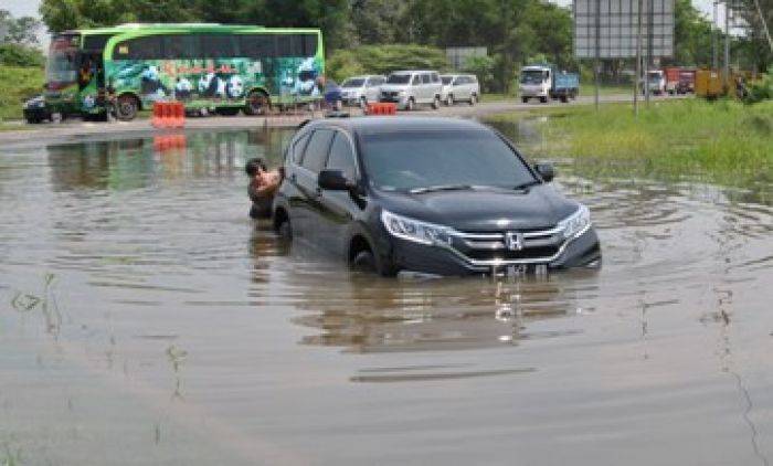 Jalur Porong Terendam Banjir Jalur Porong Terendam Banjir