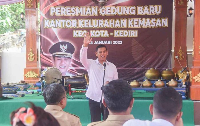 Wali Kota Kediri Berharap Gedung Baru Kelurahan Kemasan Jadi Semangat untuk Beri Pelayanan ke Warga Wali Kota Kediri Berharap Gedung Baru Kelurahan Kemasan Jadi Semangat untuk Beri Pelayanan ke Warga