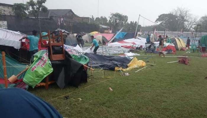 Diterjang Angin, Tenda Peserta Jambore di Bojonegoro Porak-poranda Diterjang Angin, Tenda Peserta Jambore di Bojonegoro Porak-poranda