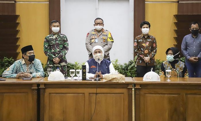 Manut Keputusan Gubernur Soal PSBB, Pokak Risma Bikin Khofifah Keringatan