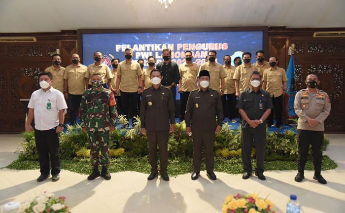 Hadiri Pelantikan Pengurus PWI Lamongan, Bupati Yuhronur Sebut Wartawan Banyak Menyumbang Pemikiran