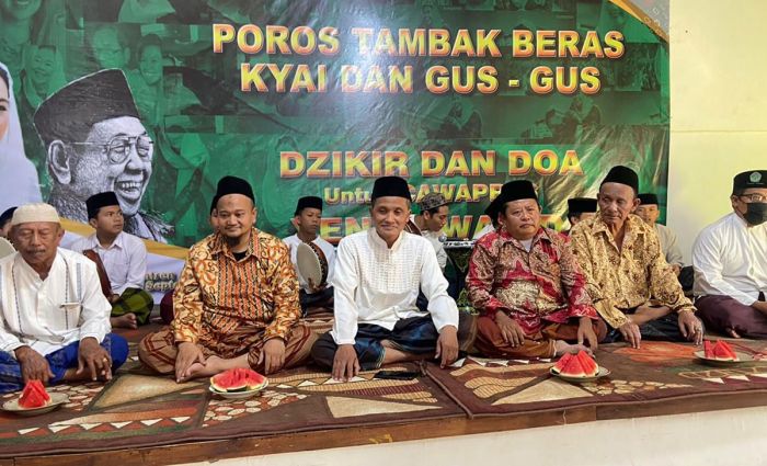 Kiai dan Gus Keluarga Besar Tambak Beras Doakan Yenny Wahid Cawapres 2024 Kiai dan Gus Keluarga Besar Tambak Beras Doakan Yenny Wahid Cawapres 2024