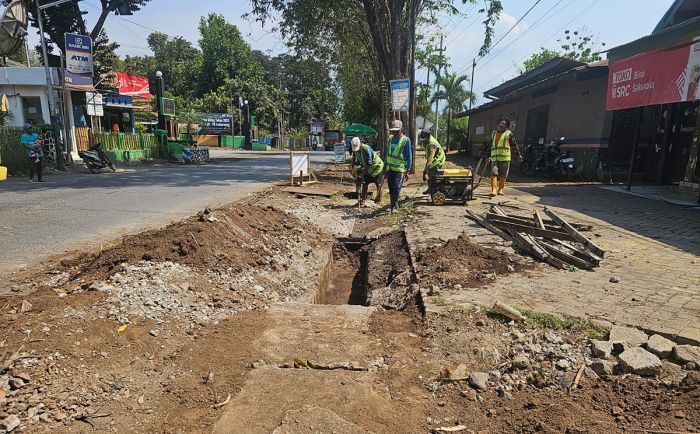 Pengerjaan Rekonstruksi Jalan Ngopak-Kedawung Baru Capai 10 Persen Pengerjaan Rekonstruksi Jalan Ngopak-Kedawung Baru Capai 10 Persen