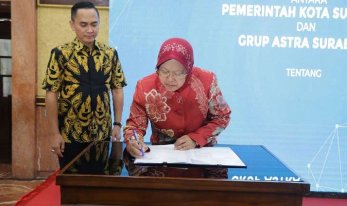 Risma Menangis hingga Sujud Syukur karena Astra Terima Anak-anak Putus Sekolah Dalam Program Magang Risma Menangis hingga Sujud Syukur karena Astra Terima Anak-anak Putus Sekolah Dalam Program Magang
