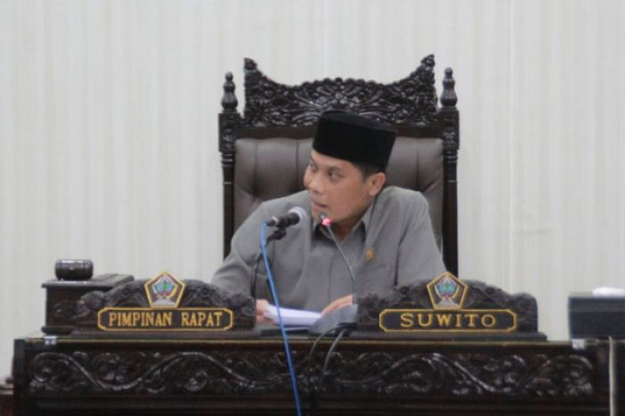 Jelang Mudik 2023, Ketua DPRD Kabupaten Blitar Minta Dinas PUPR Lakukan Perbaikan Jalan Rusak Ringan Jelang Mudik 2023, Ketua DPRD Kabupaten Blitar Minta Dinas PUPR Lakukan Perbaikan Jalan Rusak Ringan