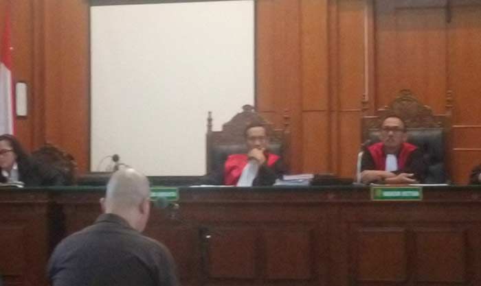 Ahmad Dhani Divonis Hukuman Penjara Satu Tahun Ahmad Dhani Divonis Hukuman Penjara Satu Tahun