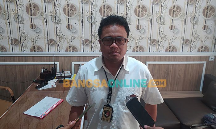 Dalami Penyelidikan Kasus Penganiayaan Anggota Dewan, Polres Sampang Tambah Saksi Dalami Penyelidikan Kasus Penganiayaan Anggota Dewan, Polres Sampang Tambah Saksi