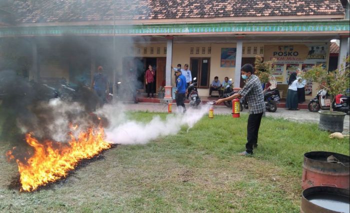 Bupati Kediri Minta Fasilitas Umum Dilengkapi APAR Bupati Kediri Minta Fasilitas Umum Dilengkapi APAR