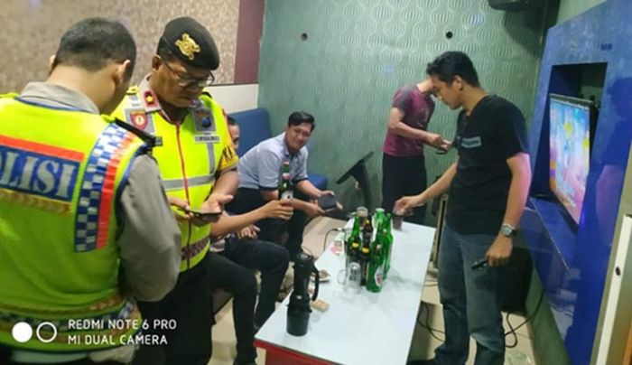 Cipta Kondisi ​Jelang Ramadan, Ratusan Personel Gabungan di Sidoarjo Gelar Razia