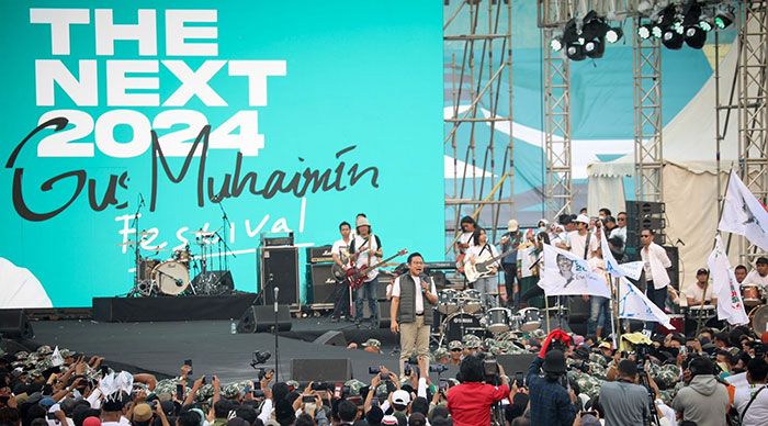 Kader, Relawan, dan Simpatisan Gus Muhaimin Banjiri Gor Delta Sidoarjo Kader, Relawan, dan Simpatisan Gus Muhaimin Banjiri Gor Delta Sidoarjo