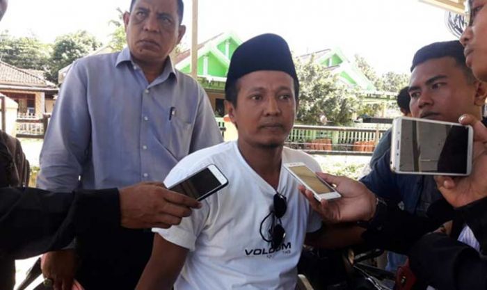 Tuntut Transparansi Anggaran Desa, Puluhan Warga Meddelan Geruduk Kantor Kecamatan Lenteng Sumenep Tuntut Transparansi Anggaran Desa, Puluhan Warga Meddelan Geruduk Kantor Kecamatan Lenteng Sumenep