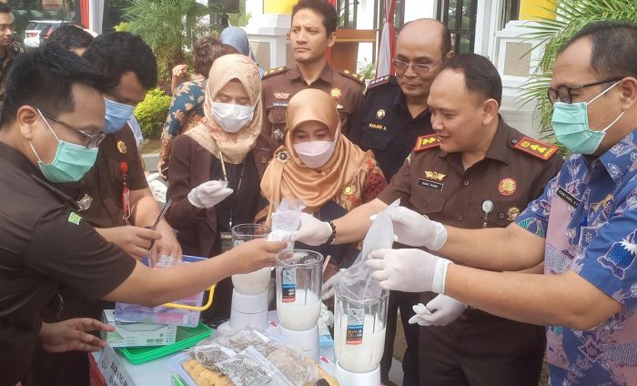 Kejari Gresik Musnahkan BB Narkoba, Senpi, Hingga Upal