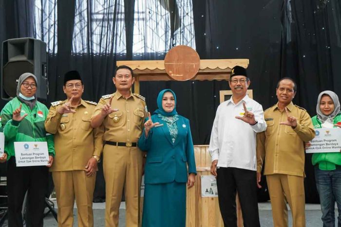 Bupati Lamongan Sebut PKK Miliki Kontribusi Dalam Pembangunan Daerah Bupati Lamongan Sebut PKK Miliki Kontribusi Dalam Pembangunan Daerah