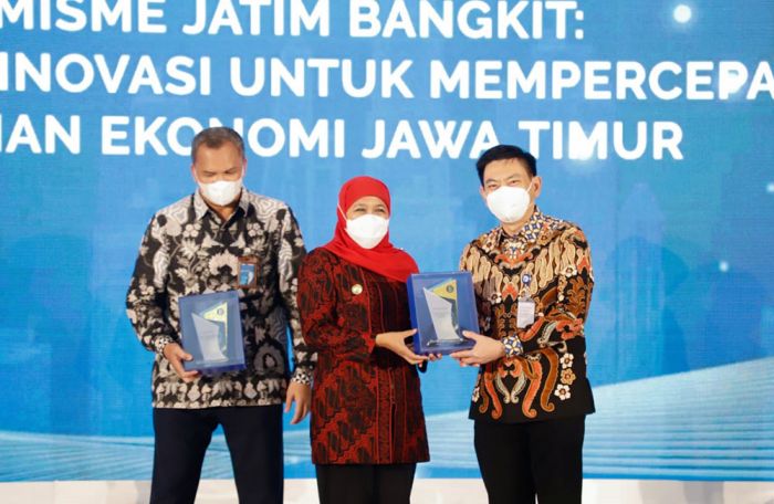 Gubernur Khofifah dan Kepala Perwakilan BI Jatim Sepakati Kerja Sama untuk Pemulihan Ekonomi Gubernur Khofifah dan Kepala Perwakilan BI Jatim Sepakati Kerja Sama untuk Pemulihan Ekonomi