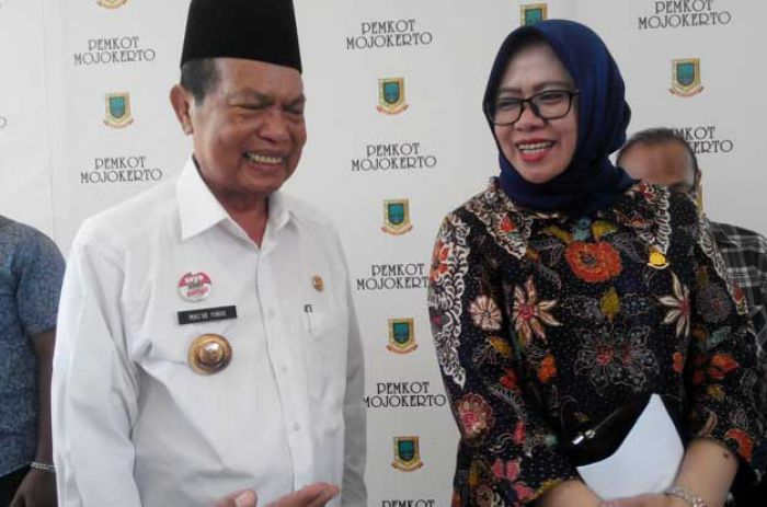 Wali Kota Mojokerto Suntik Rp 1 M Lagi untuk Urukan Proyek Rusunawa, Tahun Depan Mulai Sentuh Fisik Wali Kota Mojokerto Suntik Rp 1 M Lagi untuk Urukan Proyek Rusunawa, Tahun Depan Mulai Sentuh Fisik