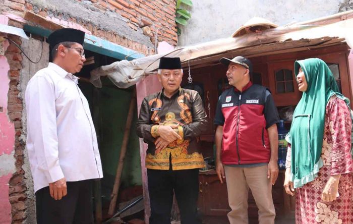 Bupati Malang Datangi Lokasi Rumah Ambruk di Desa Ardirejo