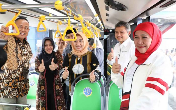 Peringati Hari Angkutan Nasional 2025, Gubernur Khofifah Gratiskan Layanan Transjatim di 5 Koridor Peringati Hari Angkutan Nasional 2025, Gubernur Khofifah Gratiskan Layanan Transjatim di 5 Koridor