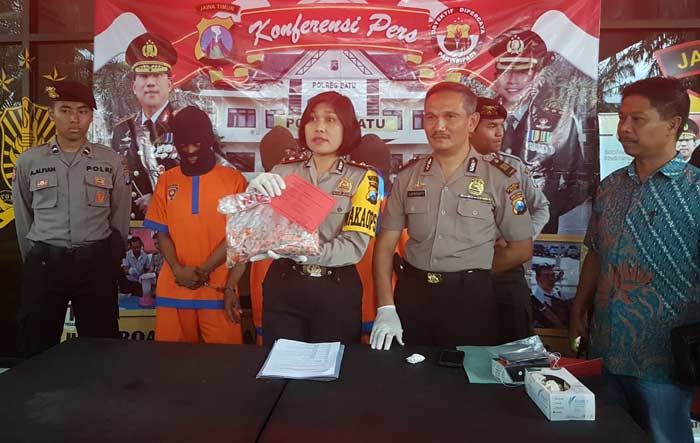 Pura-pura Cari Bekicot, ternyata Empat Sekawan Asal Jombang ini Nyolong Cabai Pura-pura Cari Bekicot, ternyata Empat Sekawan Asal Jombang ini Nyolong Cabai