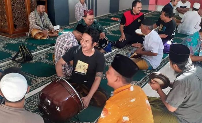 Pembinaan Kerohanian, WBP Lapas Narkotika Kelas IIA Pamekasan Diajari Hadrah