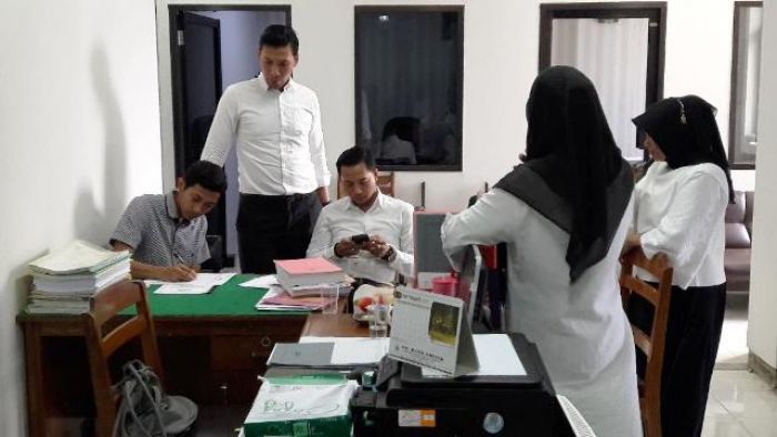 Tindaklanjuti OTT Rp 149 Juta, Polres Gresik Geledah Kantor Inspektorat