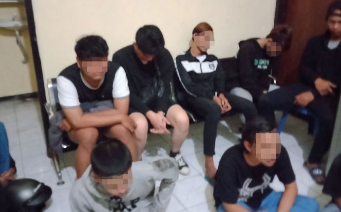 Usai Laga Derby Jatim, Kapolres Pasuruan Amankan 25 Suporter Persebaya saat Sweeping di Pandaan Usai Laga Derby Jatim, Kapolres Pasuruan Amankan 25 Suporter Persebaya saat Sweeping di Pandaan