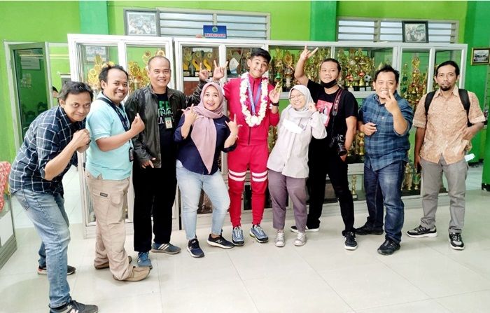 Kunjungi Sekolahnya di SMA Taman Siswa Mojokerto, Pemain Timnas U-16 Tegar Islami Disambut Bak Artis