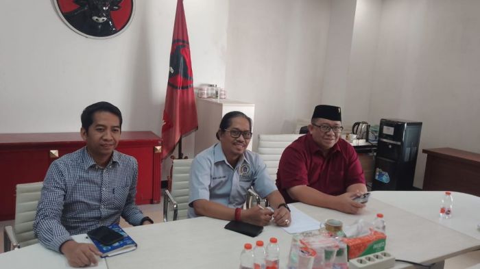Fraksi PDIP Surabaya: Pembiayaan Alternatif APBD untuk Percepat Tangani Banjir, Kemacetan dan PJU Fraksi PDIP Surabaya: Pembiayaan Alternatif APBD untuk Percepat Tangani Banjir, Kemacetan dan PJU