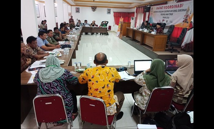 KPU Larang Paslon Pasang Foto Bukan Pengurus Parpol di APK KPU Larang Paslon Pasang Foto Bukan Pengurus Parpol di APK