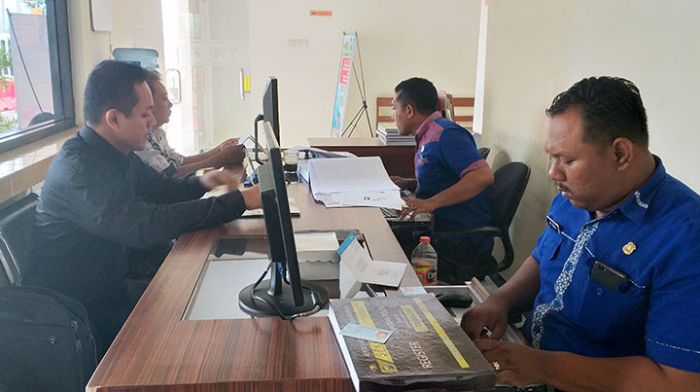 Ngaku Bisa Luluskan CPNS dengan Setoran Ratusan Juta, Warga Desa Gembleb Dilaporkan ke Polisi Ngaku Bisa Luluskan CPNS dengan Setoran Ratusan Juta, Warga Desa Gembleb Dilaporkan ke Polisi