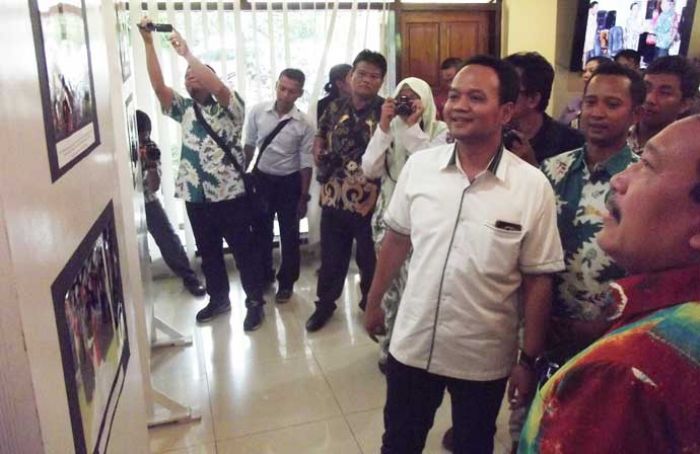 Ketua DPRD Sidoarjo Minta Pameran Foto PWI Dijadikan Agenda Tahunan Ketua DPRD Sidoarjo Minta Pameran Foto PWI Dijadikan Agenda Tahunan
