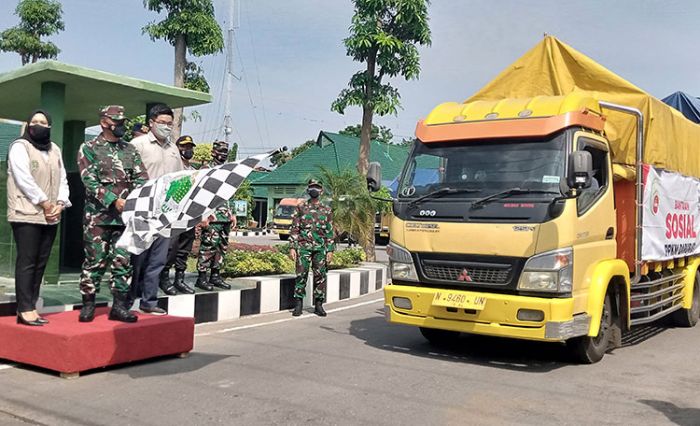 Gandeng Korem 081/DSJ Madiun, Yayasan Wings Peduli Beri Bantuan Warga Terdampak PPKM Darurat