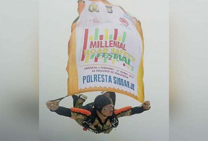 13 Peterjun Tim Dalpur Semarakkan Millenial Road Safety Festival di Sidoarjo 13 Peterjun Tim Dalpur Semarakkan Millenial Road Safety Festival di Sidoarjo