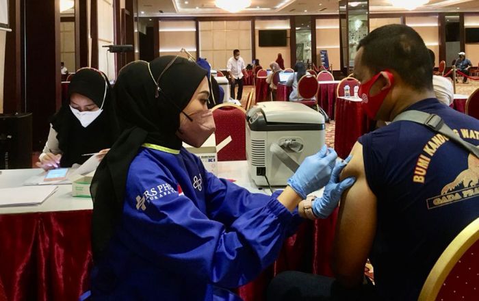Kadin Jatim Minta Pemerintah Percepat Vaksinasi untuk UMKM Kadin Jatim Minta Pemerintah Percepat Vaksinasi untuk UMKM