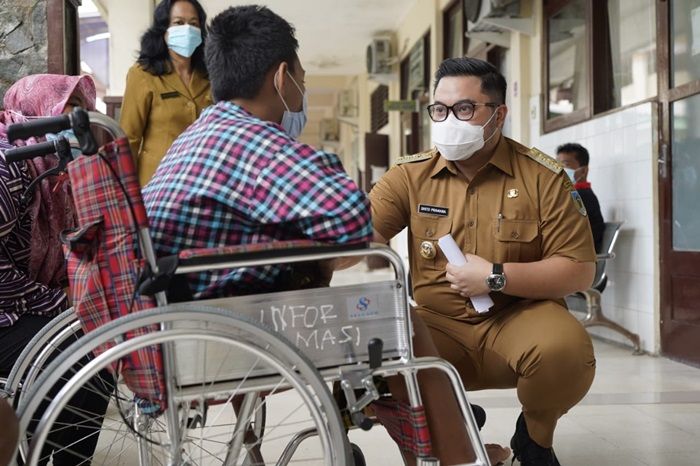 ​Hari Kedua Menjabat, Mas Dhito Sidak Pelayanan RSKK dan RSUD SLG