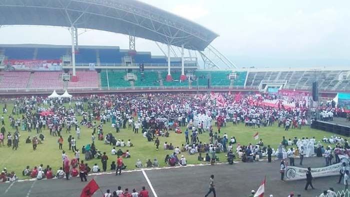 ​Puluhan Ribu Pendukung Jokowi-Ma