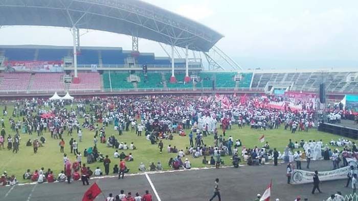 Puluhan Ribu Pendukung Jokowi-Ma