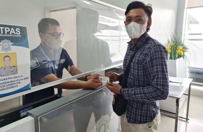 Hentikan Pelayanan SIM Saat Libur Lebaran, Satlantas Polres Mojokerto Kota Beri Perpanjangan Waktu Hentikan Pelayanan SIM Saat Libur Lebaran, Satlantas Polres Mojokerto Kota Beri Perpanjangan Waktu