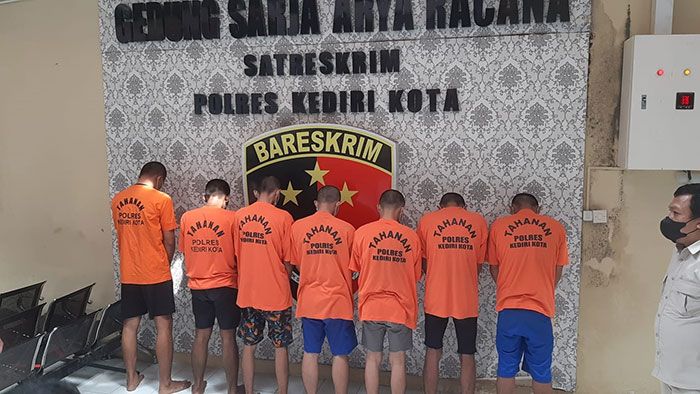 Satreskrim Polres Kediri Kota Tangkap 9 Pelaku Pengeroyokan di Jegles dan Tirtoudan