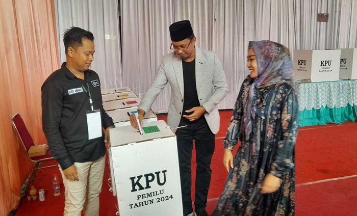 Prabowo-Gibran Menang Mutlak di TPS Gus Muhdlor Mencoblos